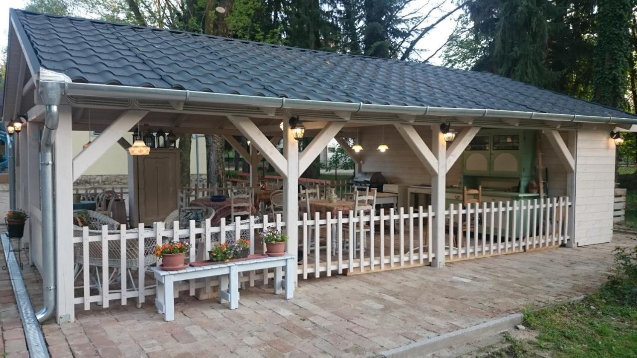 Balzsam Apartmanhaz ハルカーニャ エクステリア 写真