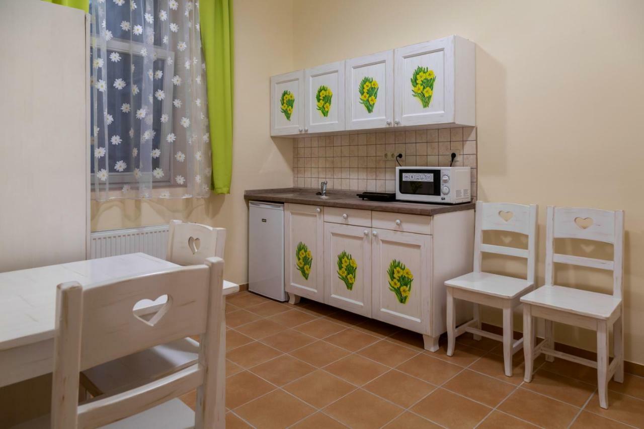 Balzsam Apartmanhaz ハルカーニャ エクステリア 写真