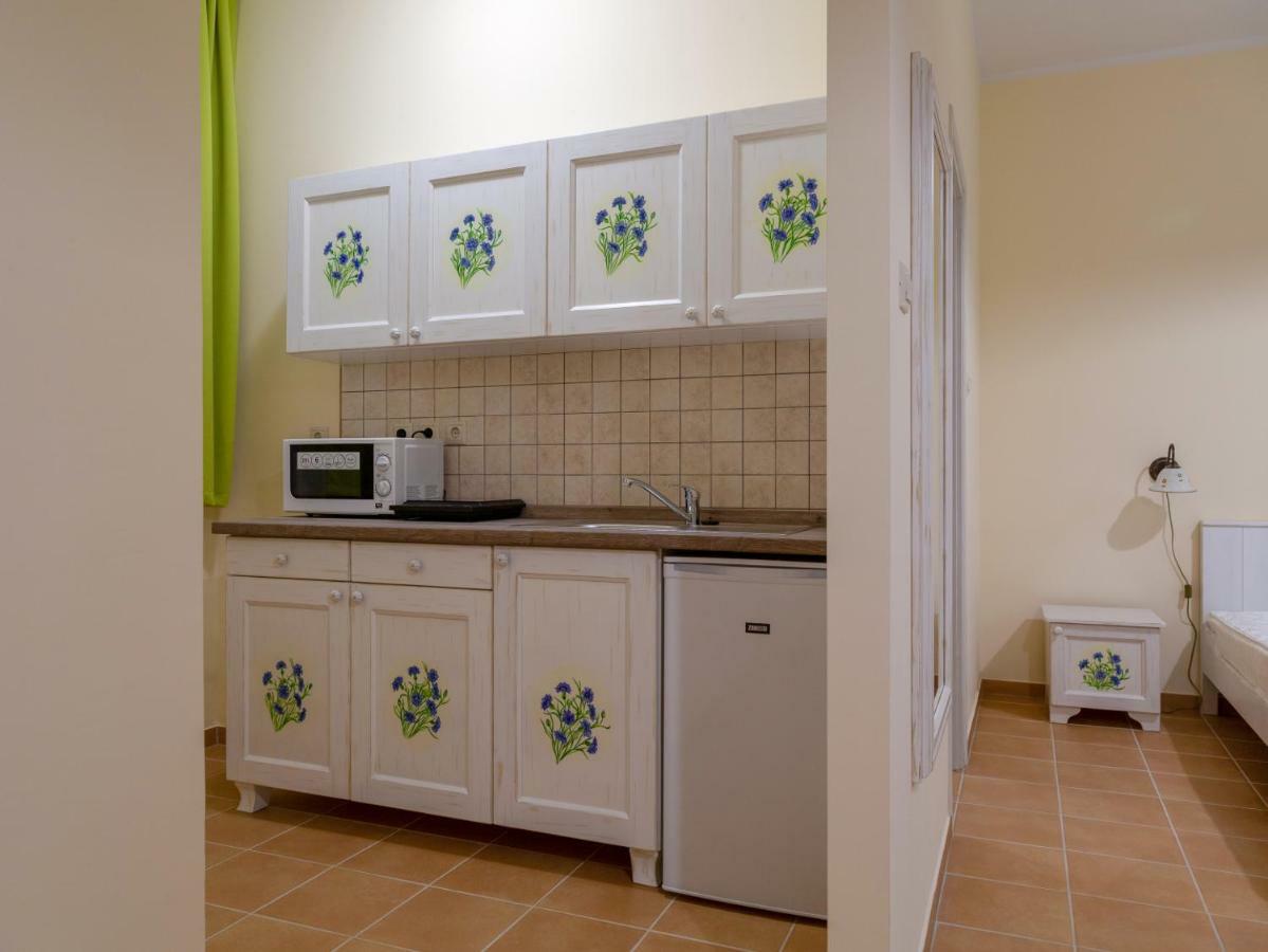 Balzsam Apartmanhaz ハルカーニャ エクステリア 写真