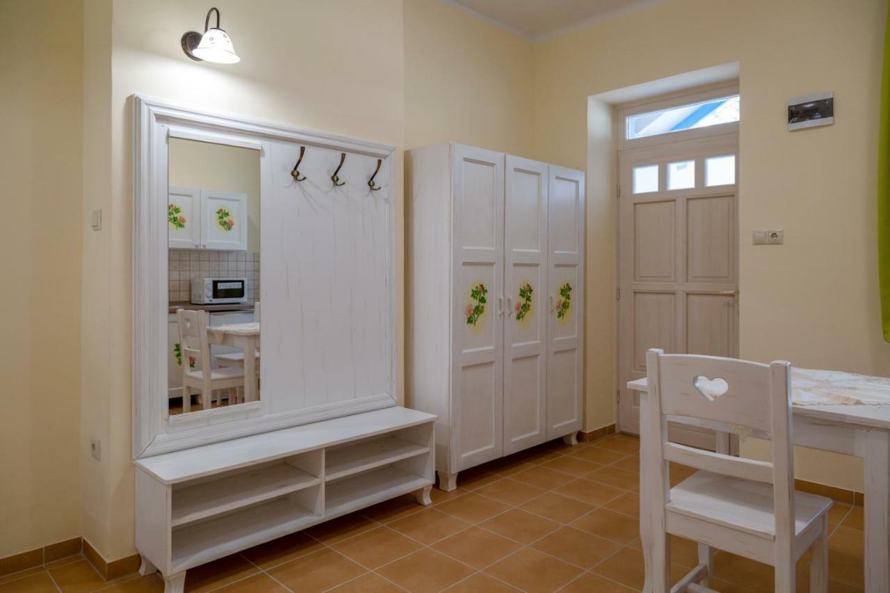 Balzsam Apartmanhaz ハルカーニャ エクステリア 写真