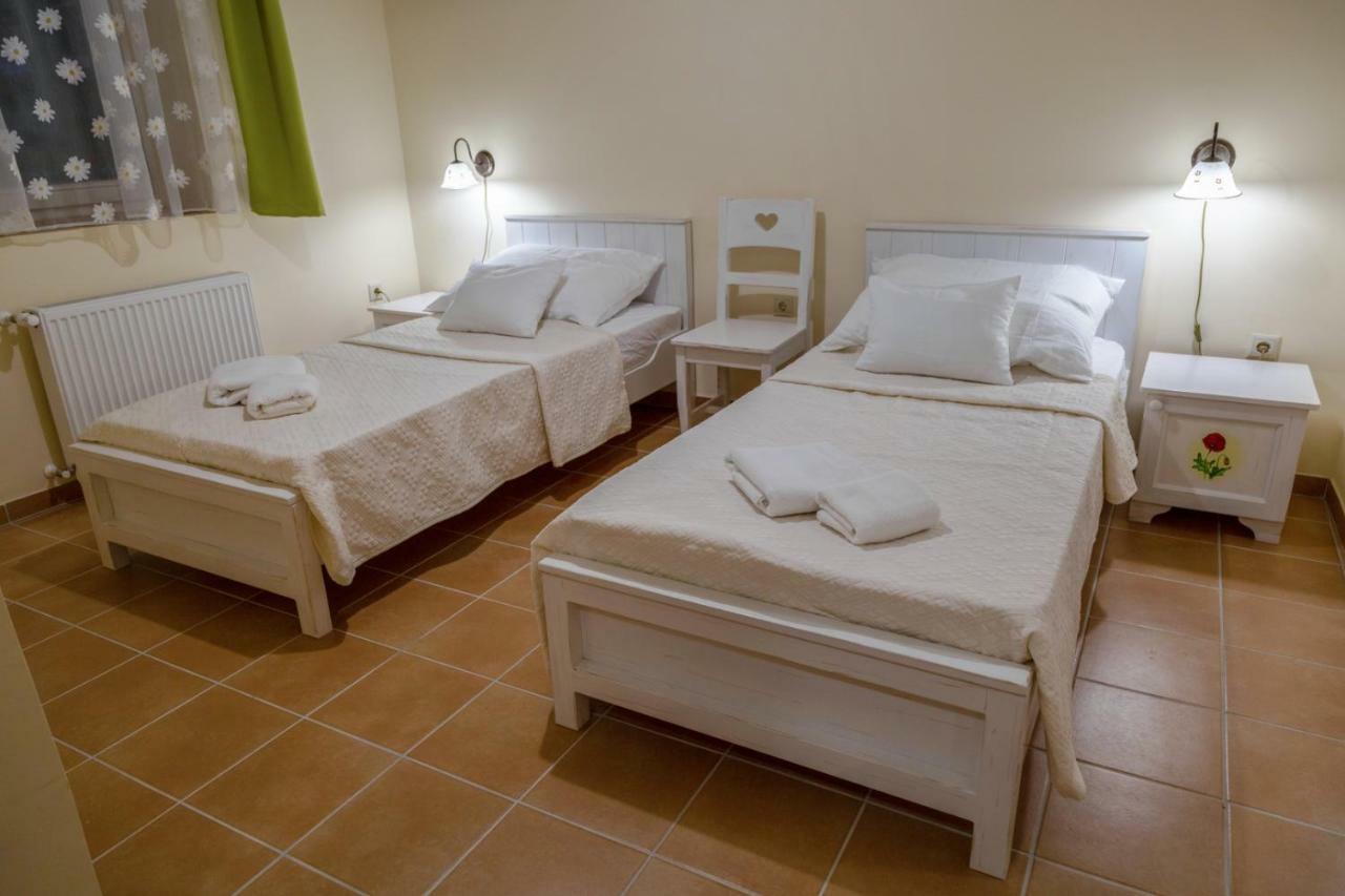 Balzsam Apartmanhaz ハルカーニャ エクステリア 写真
