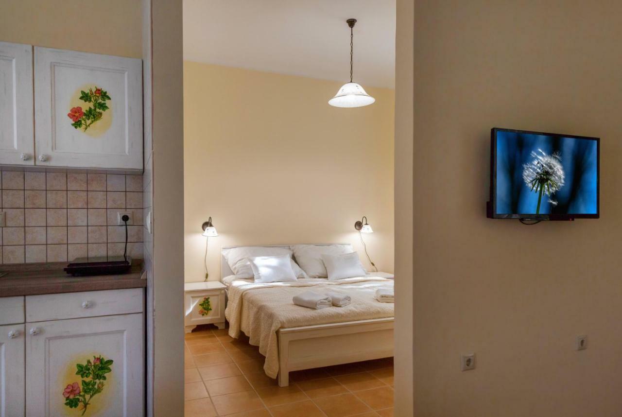 Balzsam Apartmanhaz ハルカーニャ エクステリア 写真