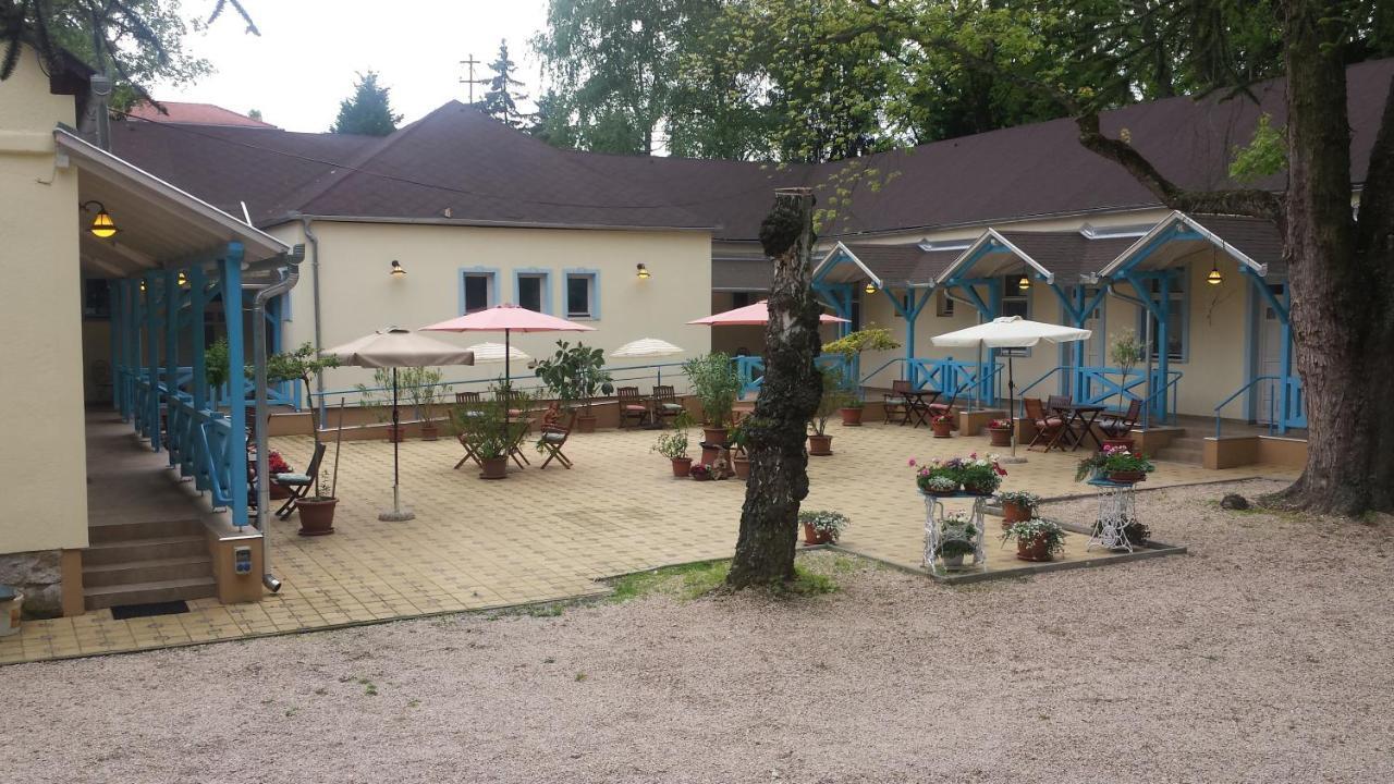 Balzsam Apartmanhaz ハルカーニャ エクステリア 写真